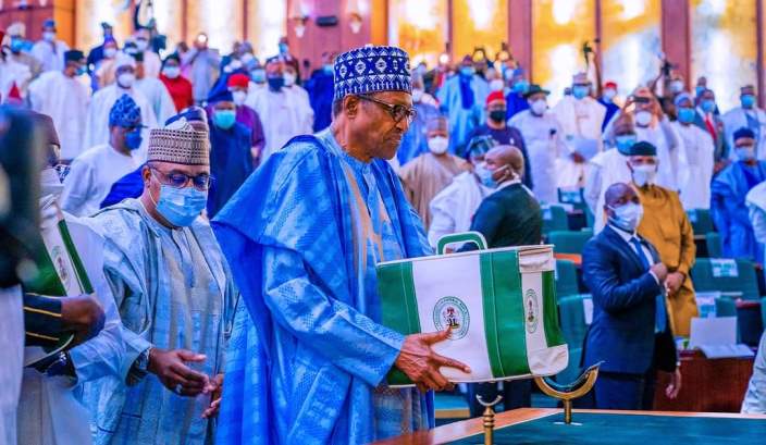 Buhari presents N16.39 trillion budget for 2022